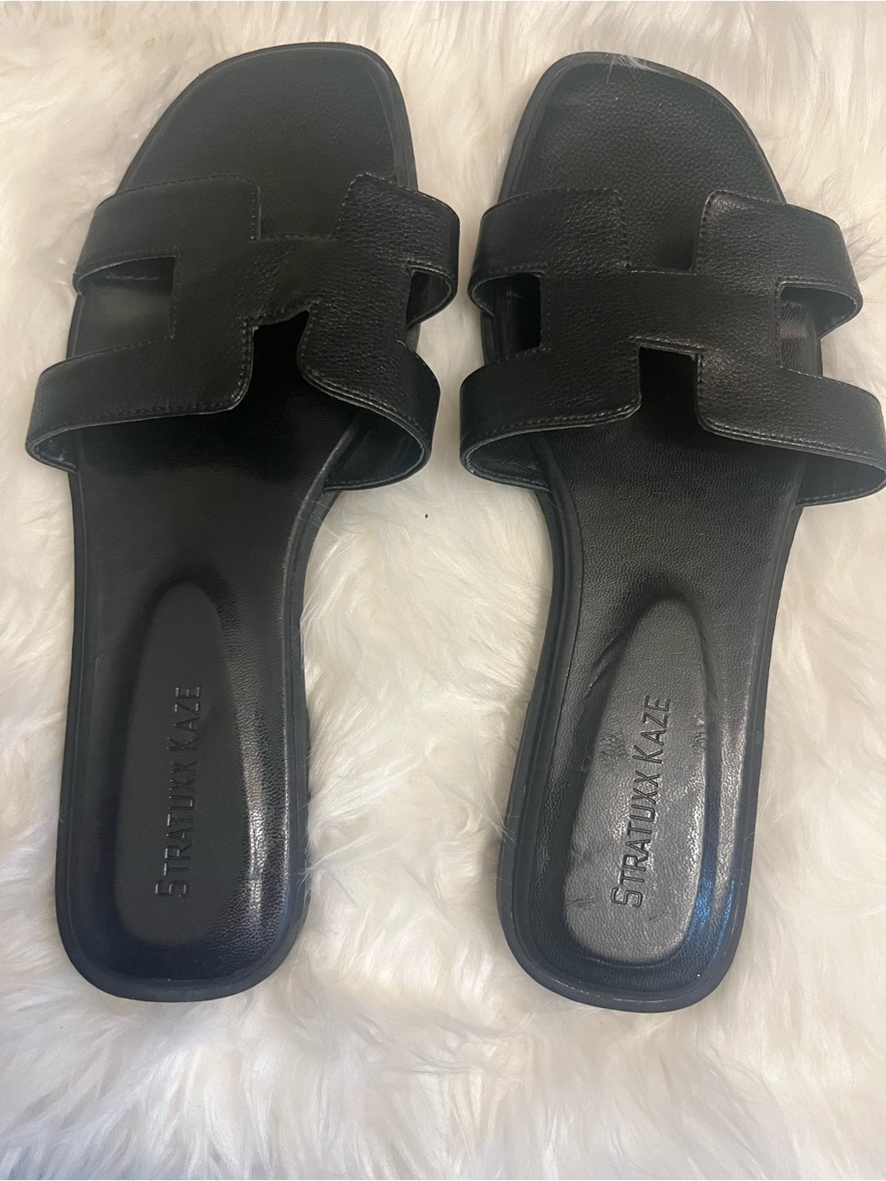 STRADA Kaze Women's Black Leather Slide Sandals